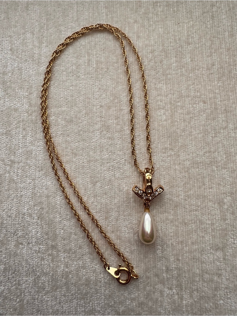 🛍️3/$55🛍️ Vintage Roman Gold Toned Pearl Teardrop Necklace